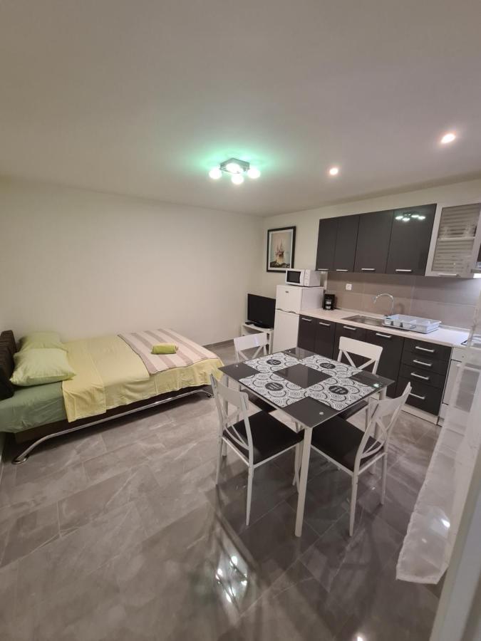 Apartments Kresan Sukošan Buitenkant foto